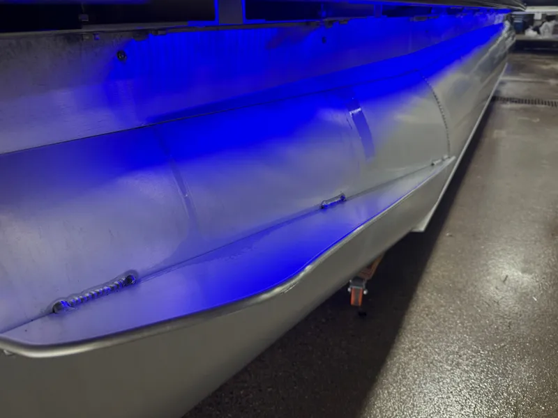 Slide: The Image of Bentley Pontoons Legacy 250HP 223 Navigator DL Quad Lounge Tritoon 2026 - 38