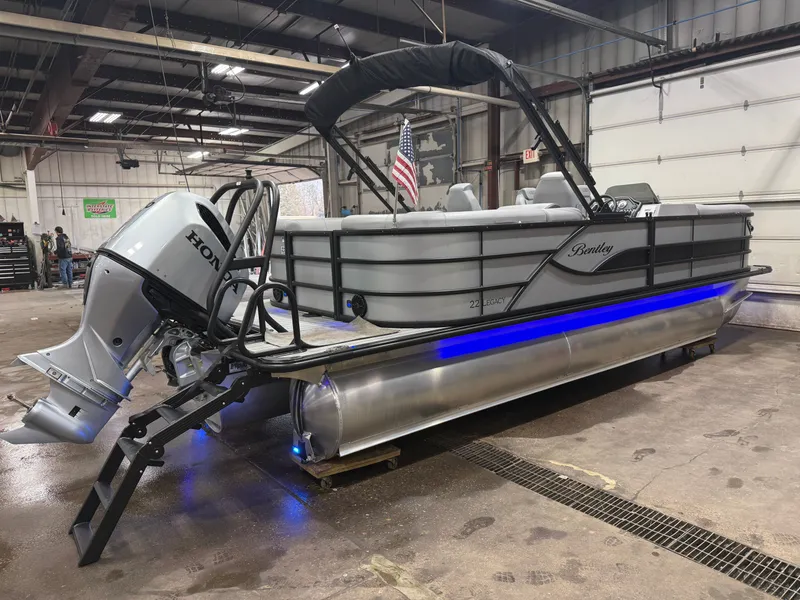 Slide: The Image of Bentley Pontoons Legacy 250HP 223 Navigator DL Quad Lounge Tritoon 2026 - 46