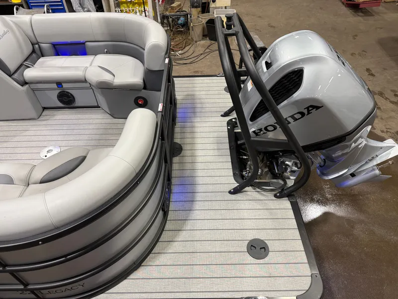 Slide: The Image of Bentley Pontoons Legacy 250HP 223 Navigator DL Quad Lounge Tritoon 2026 - 5