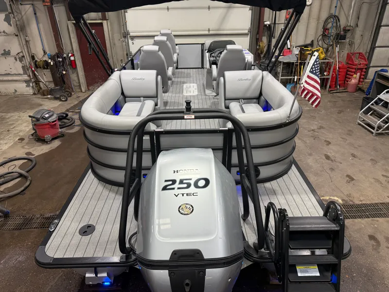 Slide: The Image of Bentley Pontoons Legacy 250HP 223 Navigator DL Quad Lounge Tritoon 2026 - 6