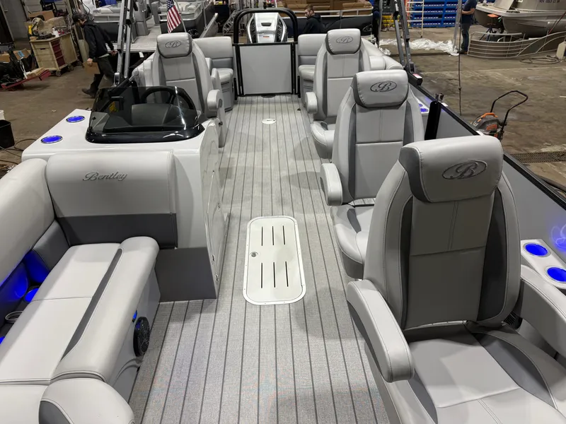 Slide: The Image of Bentley Pontoons Legacy 250HP 223 Navigator DL Quad Lounge Tritoon 2026 - 7