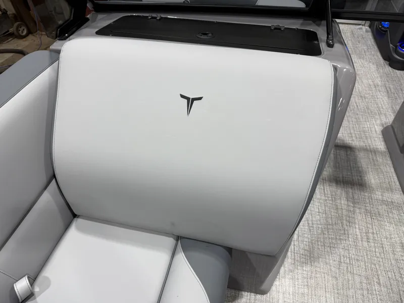 Slide: The Image of Tahoe LTZ 2385 Swingback (VRB) Windshield Tritoon & Honda 4-Stroke EFI 2026 - 35