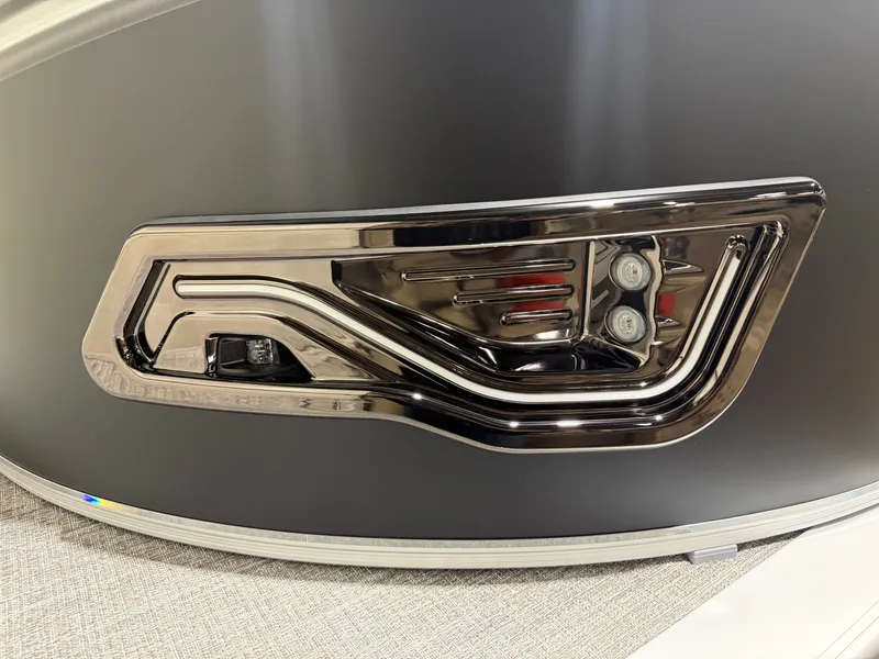 Slide: The Image of Tahoe LTZ 2385 Swingback (VRB) Windshield Tritoon & Honda 4-Stroke EFI 2026 - 39