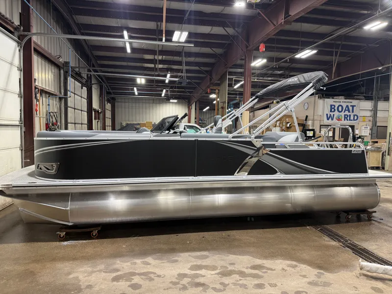 Slide: The Image of Tahoe LTZ 2385 Swingback (VRB) Windshield Tritoon & Honda 4-Stroke EFI 2026 - 43