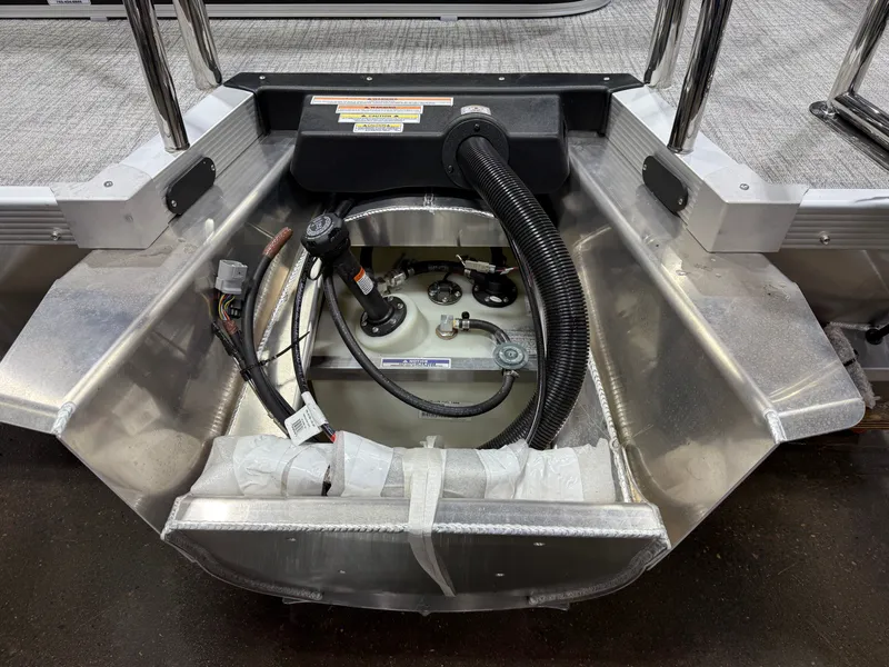 Slide: The Image of Tahoe LTZ 2385 Swingback (VRB) Windshield Tritoon & Honda 4-Stroke EFI 2026 - 48