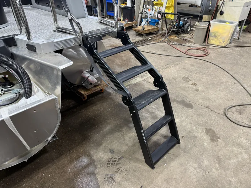 Slide: The Image of Tahoe LTZ 2385 Swingback (VRB) Windshield Tritoon & Honda 4-Stroke EFI 2026 - 51