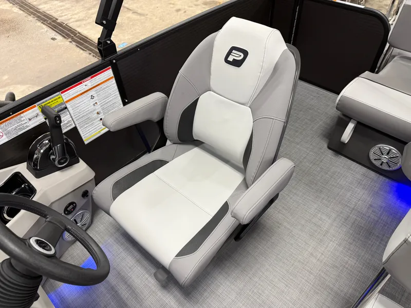 Slide: The Image of Princecraft Vectra 23 RL 2026 - 12