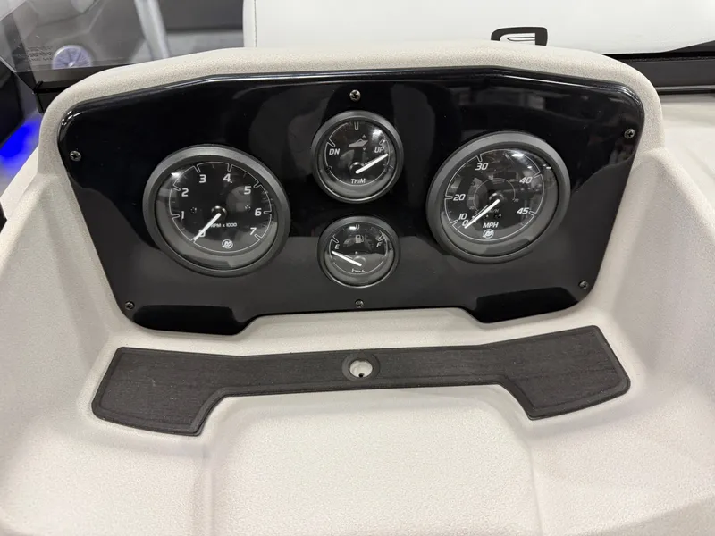 Slide: The Image of Princecraft Vectra 23 RL 2026 - 14