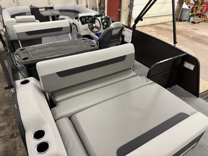 Slide: The Image of Princecraft Vectra 23 RL 2026 - 21