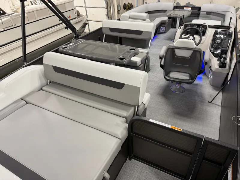 Slide: The Image of Princecraft Vectra 23 RL 2026 - 22