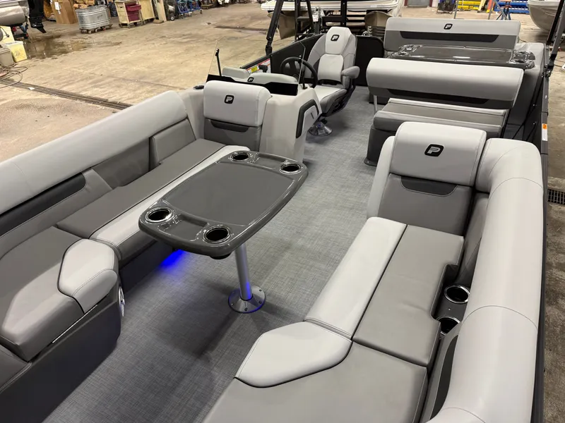 Slide: The Image of Princecraft Vectra 23 RL 2026 - 29