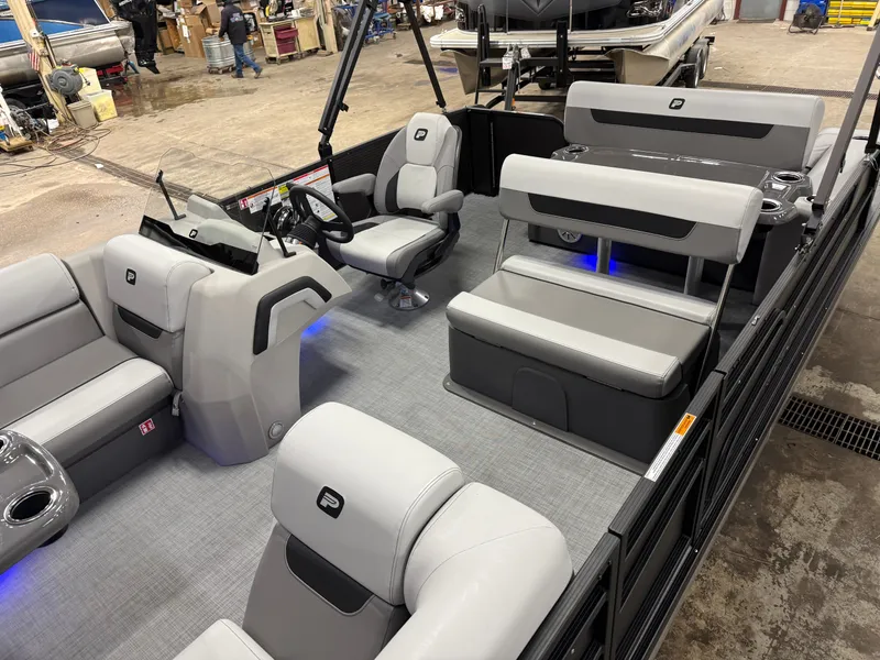 Slide: The Image of Princecraft Vectra 23 RL 2026 - 3