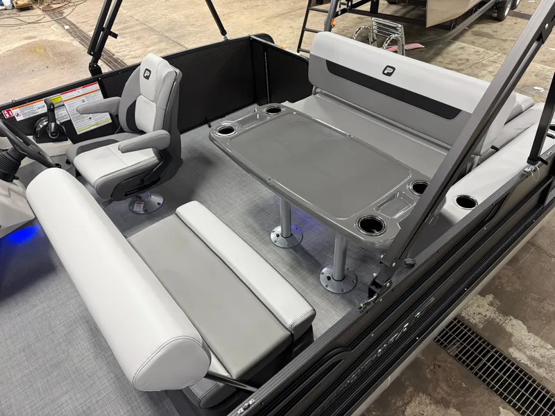 Slide: The Image of Princecraft Vectra 23 RL 2026 - 4