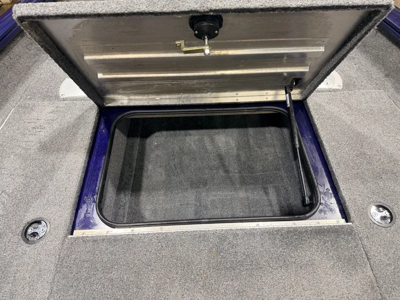 Slide: The Image of Tracker 175 Pro Team TF 2022 - 10