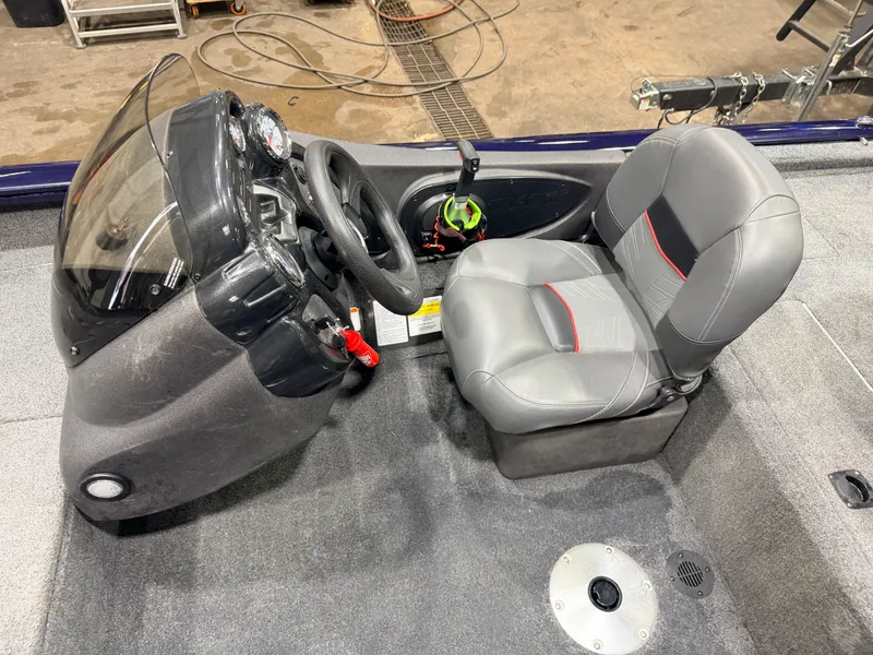 Slide: The Image of Tracker 175 Pro Team TF 2022 - 18