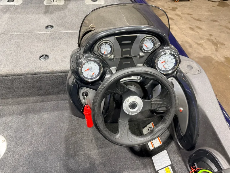 Slide: The Image of Tracker 175 Pro Team TF 2022 - 27