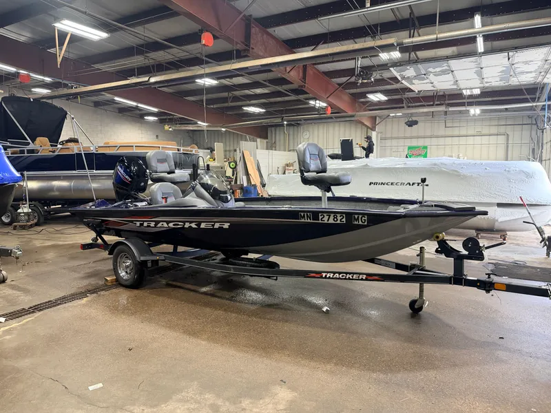 Slide: The Image of Tracker 175 Pro Team TF 2022 - 44