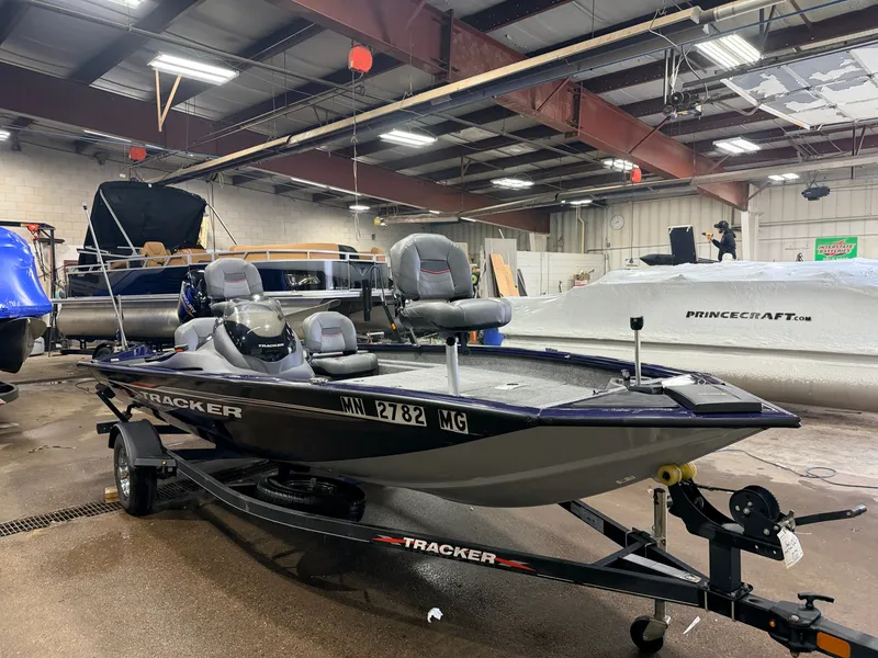 Slide: The Image of Tracker 175 Pro Team TF 2022 - 45