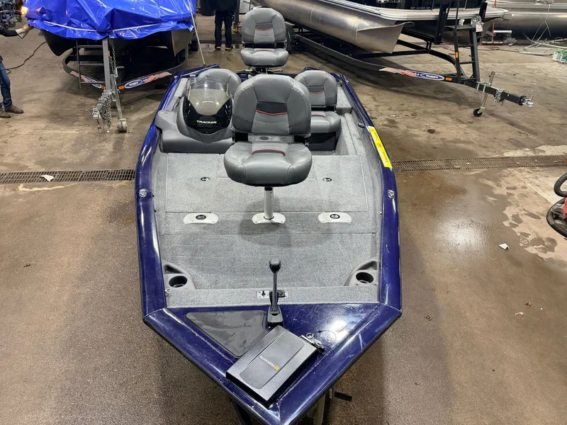 Slide: The Image of Tracker 175 Pro Team TF 2022 - 6