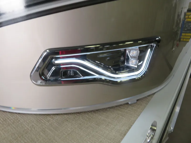 Slide: The Image of Tahoe LTZ 2385 Elite Windshield Tritoon & Suzuki 200HP 4-Stroke EFI 2024 - 43