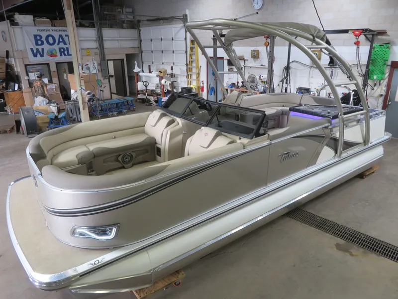 Slide: The Image of Tahoe LTZ 2385 Elite Windshield Tritoon & Suzuki 200HP 4-Stroke EFI 2024 - 52