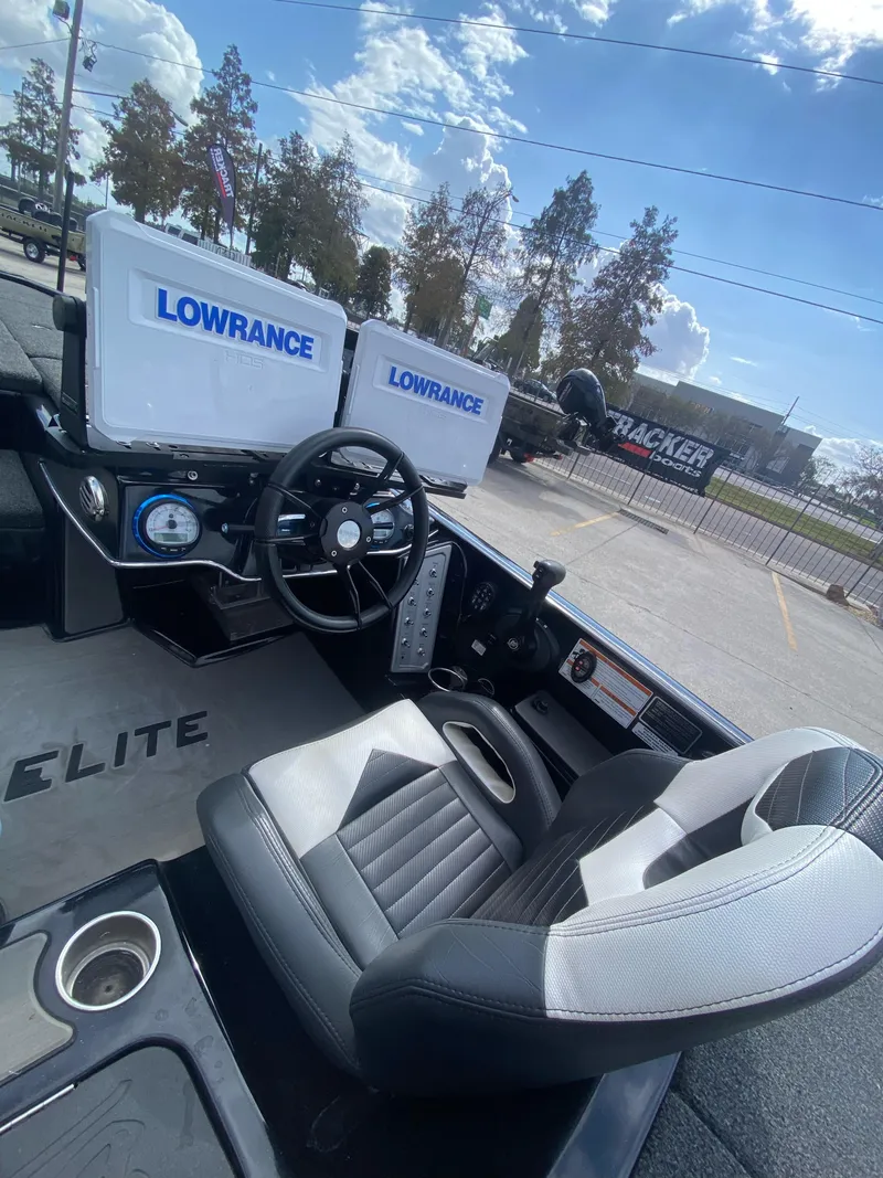 Slide: The Image of Blazer 625 Pro Elite 2023 - 16