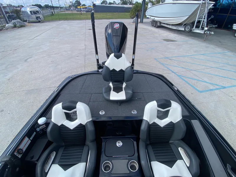 Slide: The Image of Blazer 625 Pro Elite 2023 - 21