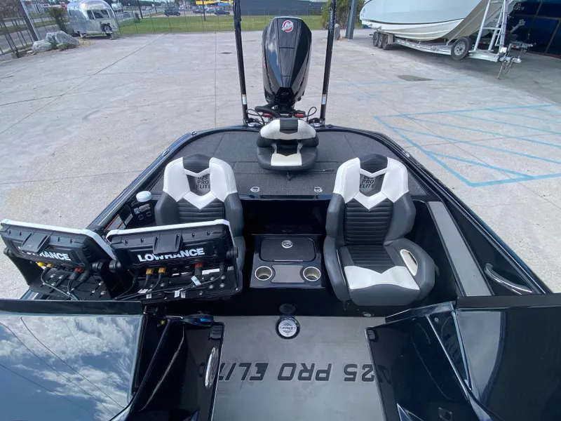 Slide: The Image of Blazer 625 Pro Elite 2023 - 22