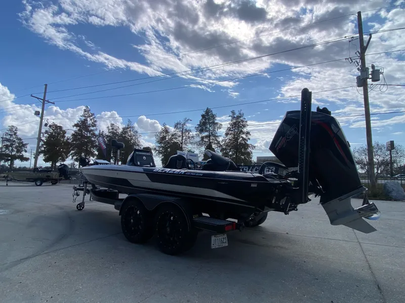 Slide: The Image of Blazer 625 Pro Elite 2023 - 6