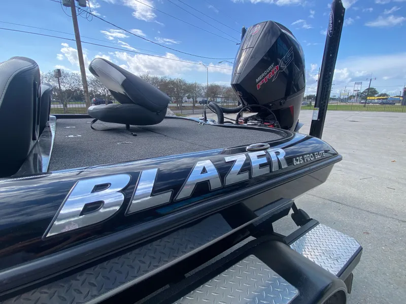 Slide: The Image of Blazer 625 Pro Elite 2023 - 8
