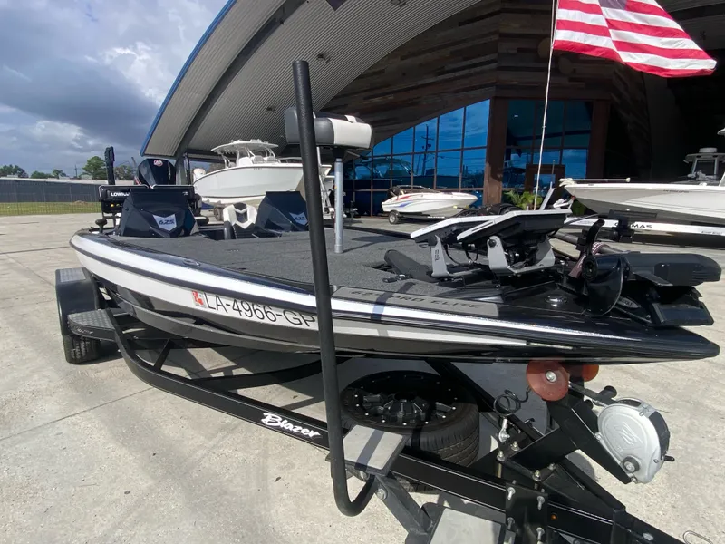 Slide: The Image of Blazer 625 Pro Elite 2023 - 9