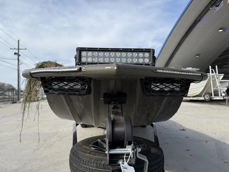 Slide: The Image of War Eagle 750 Gladiator 2026 - 8