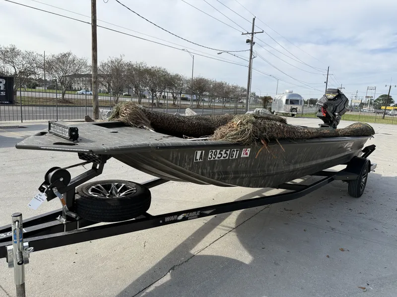 Slide: The Image of War Eagle 750 Gladiator 2026 - 9