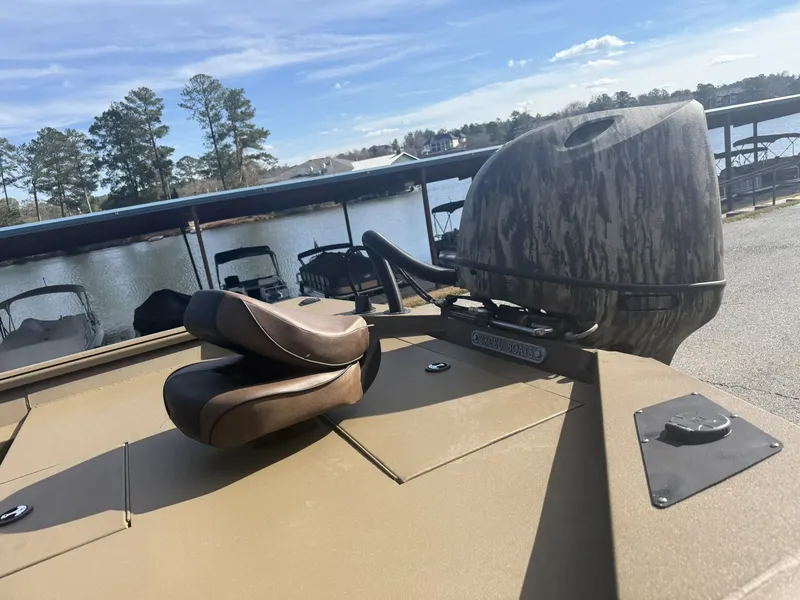 Slide: The Image of Excel 206 Stalker Center Console 2026 - 5