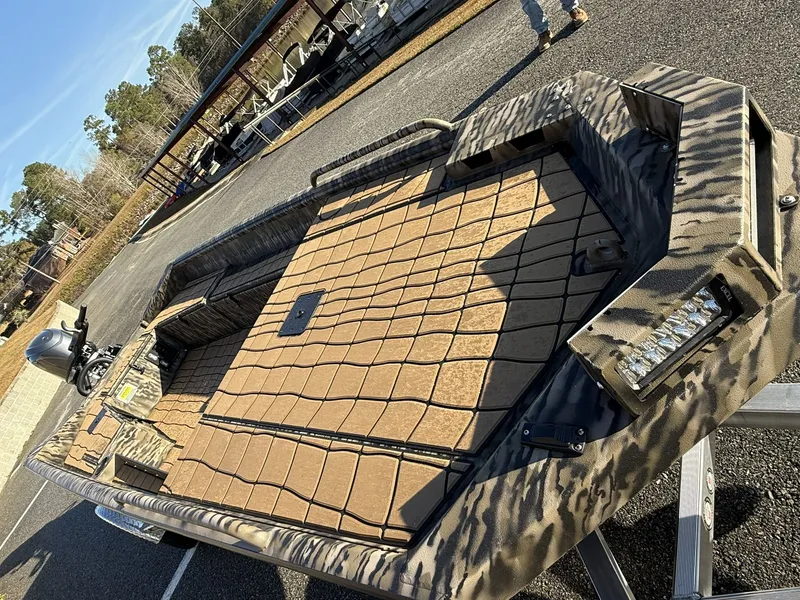 Slide: The Image of Excel 1751 Viper F4 2026 - 4