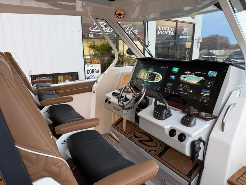 Slide: The Image of Regal 38SAV SURF 2026 - 20