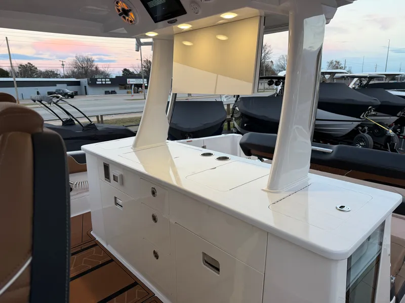 Slide: The Image of Regal 38SAV SURF 2026 - 22