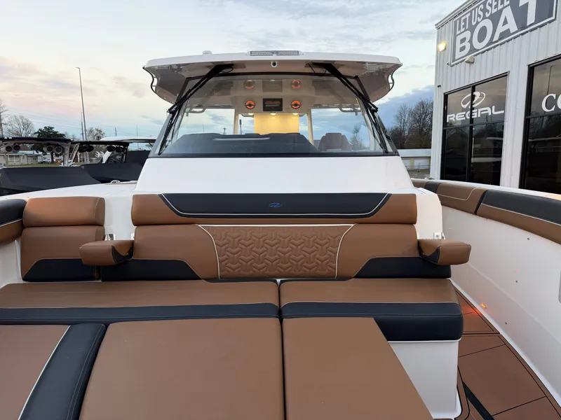 Slide: The Image of Regal 38SAV SURF 2026 - 27