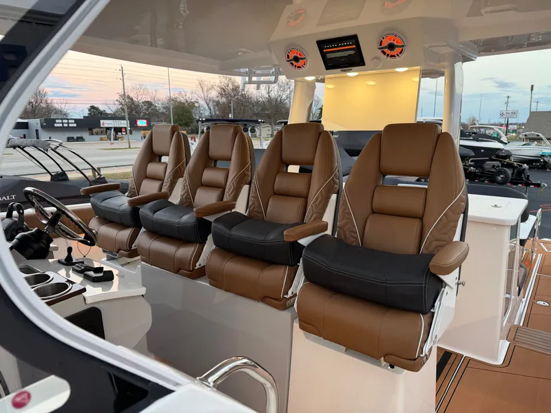 Slide: The Image of Regal 38SAV SURF 2026 - 29