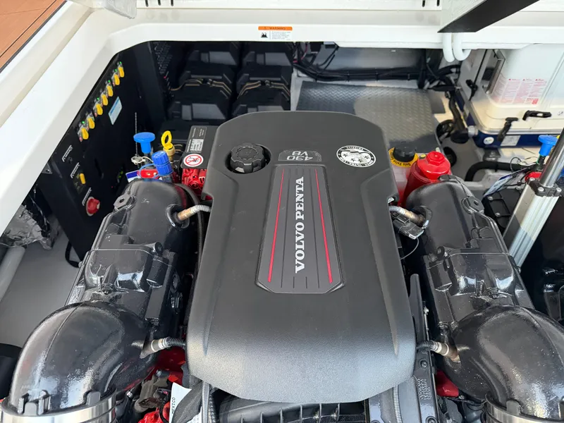 Slide: The Image of Regal 38SAV SURF 2026 - 37