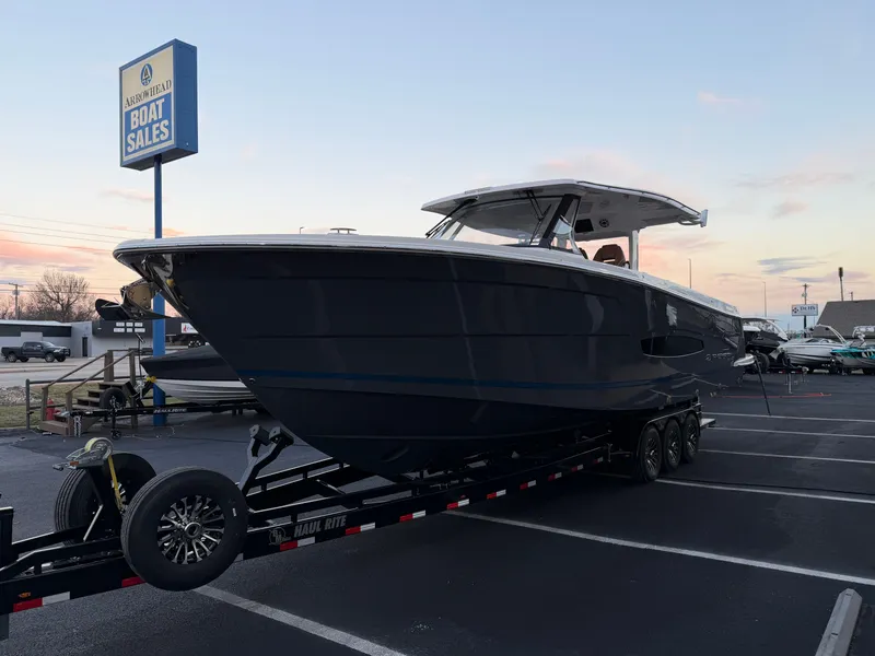 Slide: The Image of Regal 38SAV SURF 2026 - 4