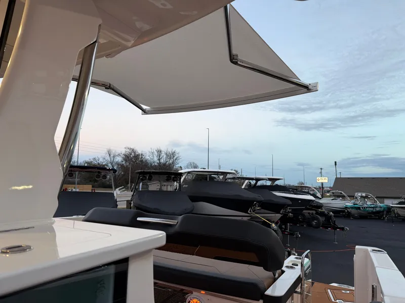 Slide: The Image of Regal 38SAV SURF 2026 - 41