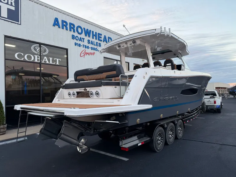 Slide: The Image of Regal 38SAV SURF 2026 - 8