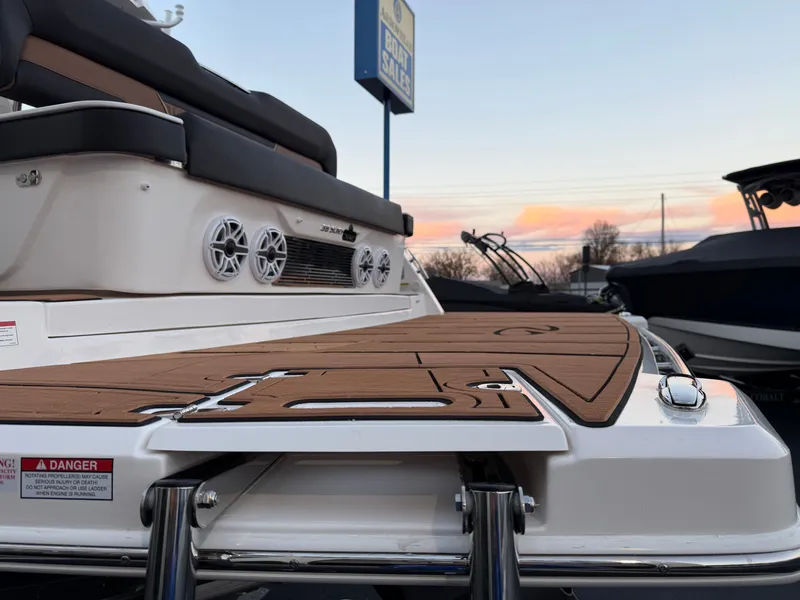 Slide: The Image of Regal 38SAV SURF 2026 - 9