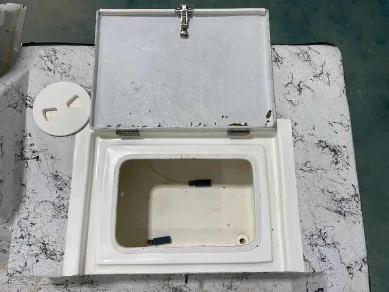 Slide: The Image of Shallow Master 18 SPORT 2022 - 23