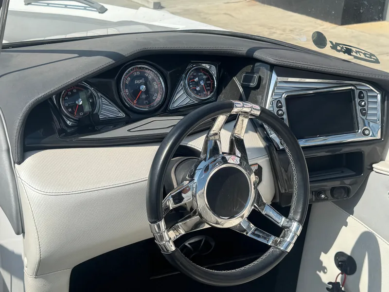 Slide: The Image of Tigé RZ4 2015 - 22