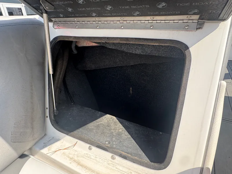 Slide: The Image of Tigé RZ4 2015 - 27