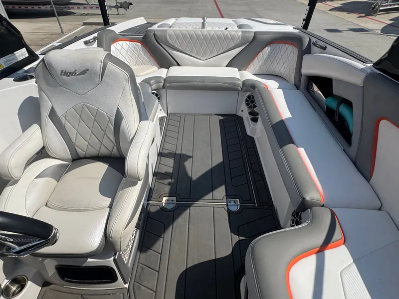 Slide: The Image of Tigé RZ4 2015 - 31