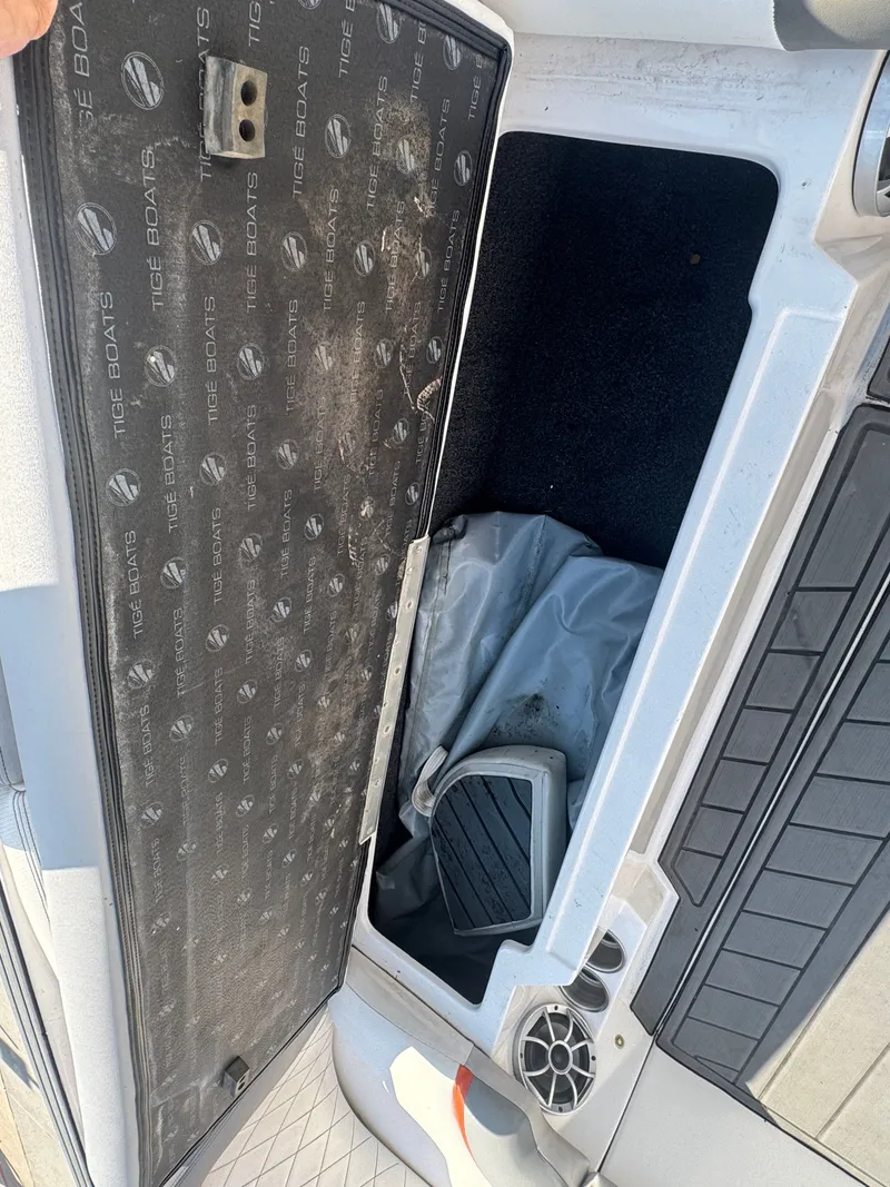 Slide: The Image of Tigé RZ4 2015 - 33