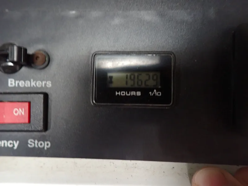 Slide: The Image of Sea Ray Sundancer 460 2003 - 36